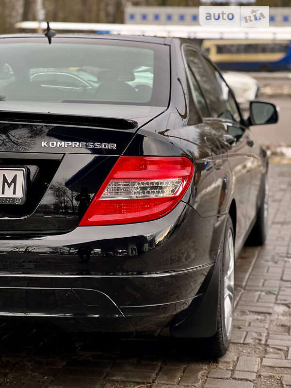 Седан Mercedes-Benz C-Class 2008 в Днепре