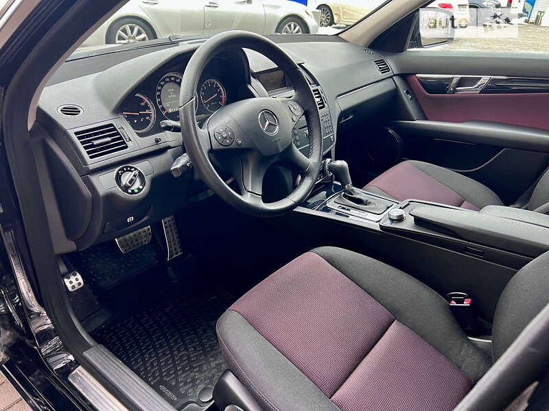 Седан Mercedes-Benz C-Class 2008 в Днепре