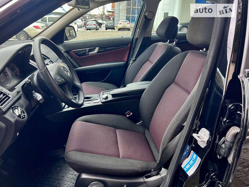 Седан Mercedes-Benz C-Class 2008 в Днепре
