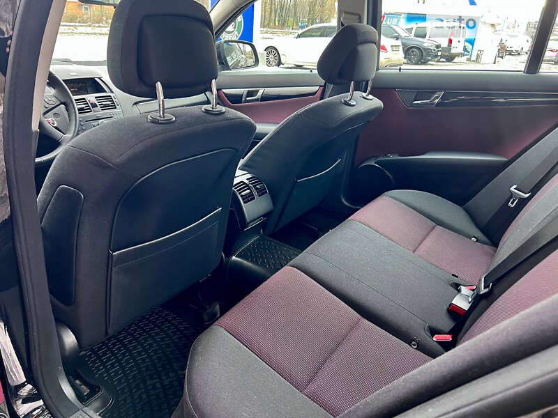 Седан Mercedes-Benz C-Class 2008 в Днепре