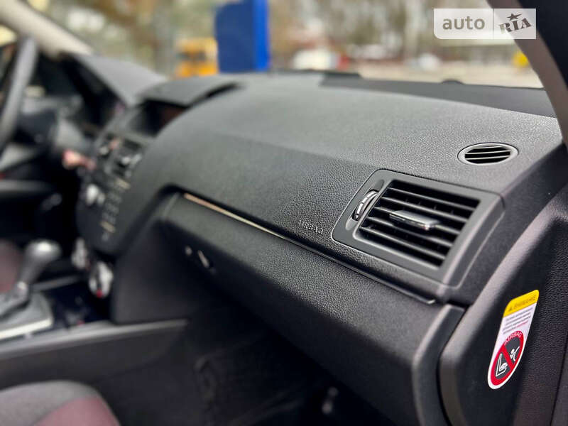 Седан Mercedes-Benz C-Class 2008 в Днепре