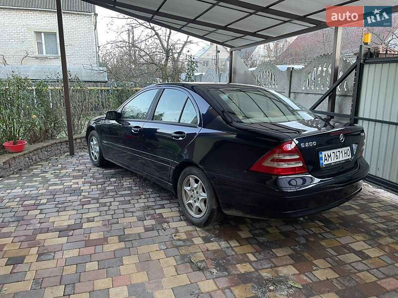 Седан Mercedes-Benz C-Class 2002 в Житомире