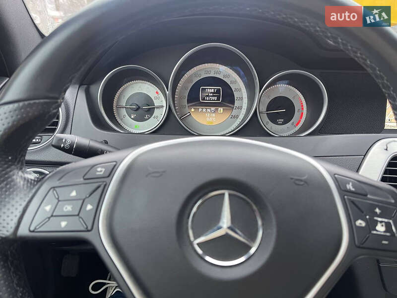 Купе Mercedes-Benz C-Class 2011 в Киеве