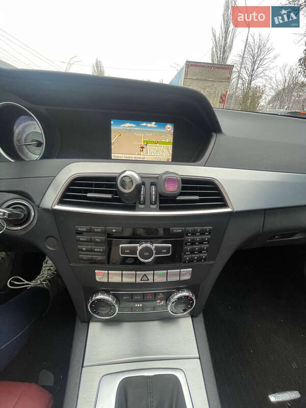 Купе Mercedes-Benz C-Class 2011 в Киеве