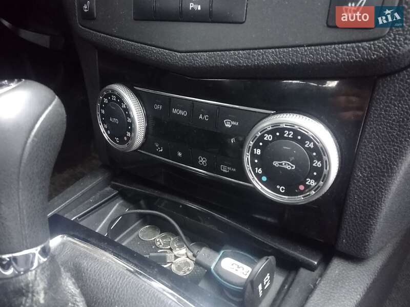Універсал Mercedes-Benz C-Class 2010 в Царичанці