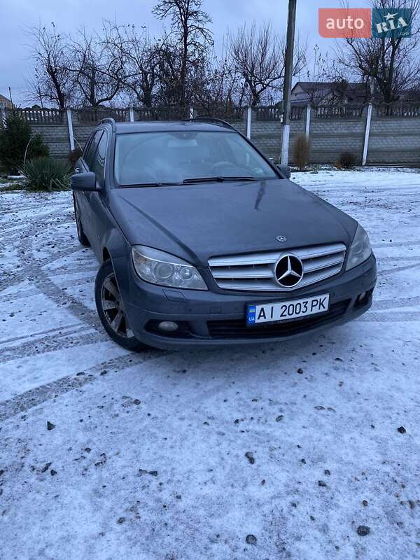 Универсал Mercedes-Benz C-Class 2010 в Киеве