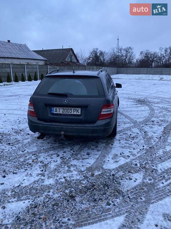 Универсал Mercedes-Benz C-Class 2010 в Киеве