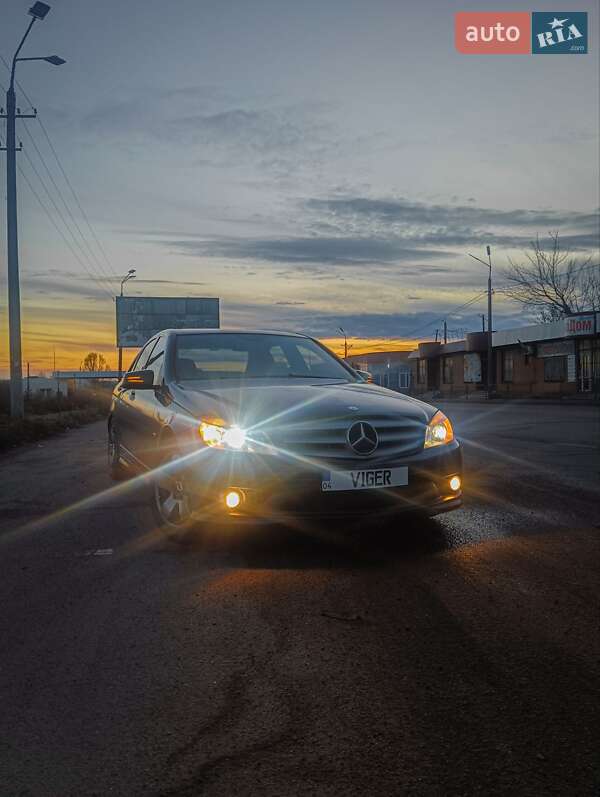Седан Mercedes-Benz C-Class 2008 в Кривом Роге