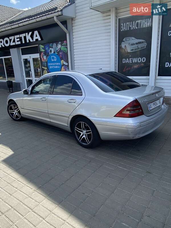 Седан Mercedes-Benz C-Class 2003 в Броварах
