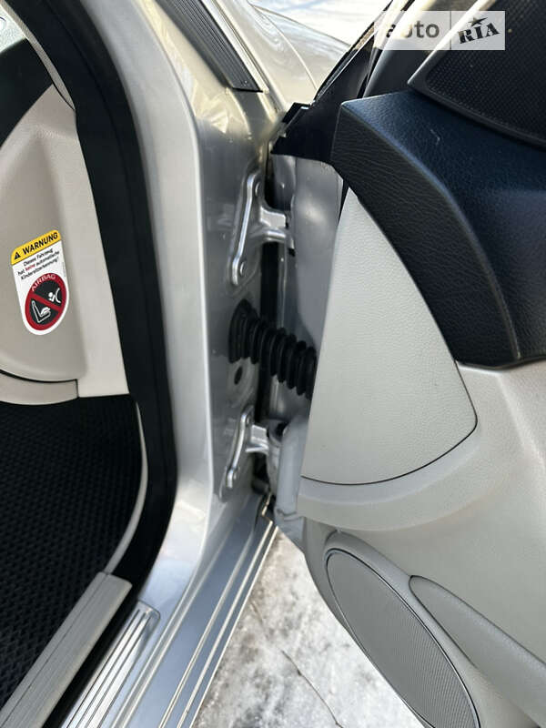 Універсал Mercedes-Benz C-Class 2011 в Чернівцях