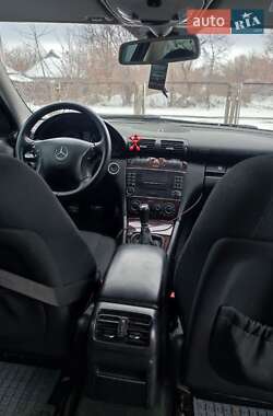 Седан Mercedes-Benz C-Class 2004 в 