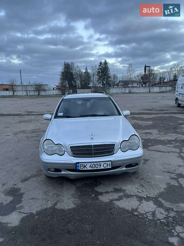 Универсал Mercedes-Benz C-Class 2001 в Рокитном