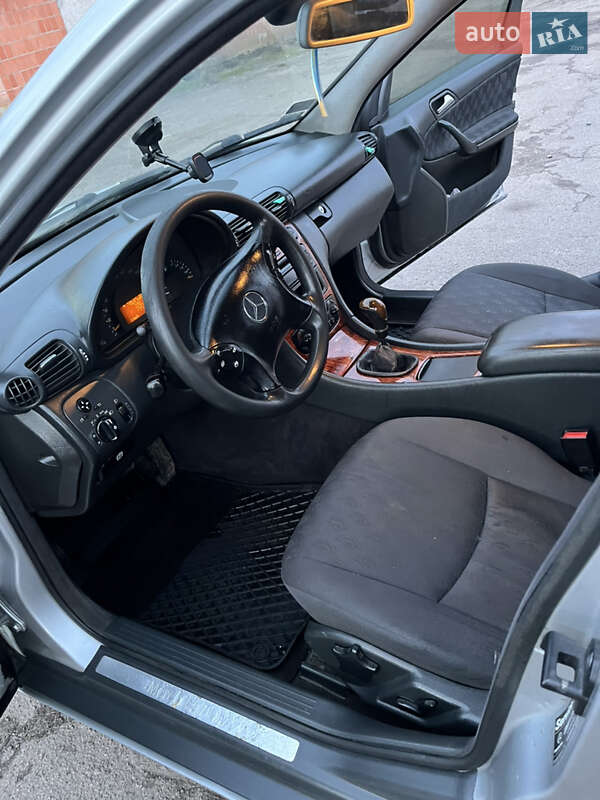 Универсал Mercedes-Benz C-Class 2001 в Рокитном