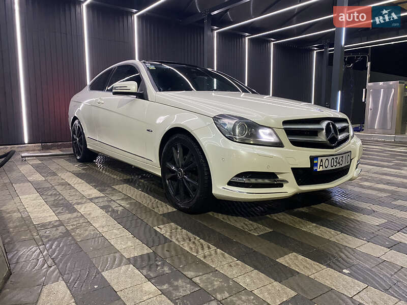 Купе Mercedes-Benz C-Class 2011 в Ужгороде