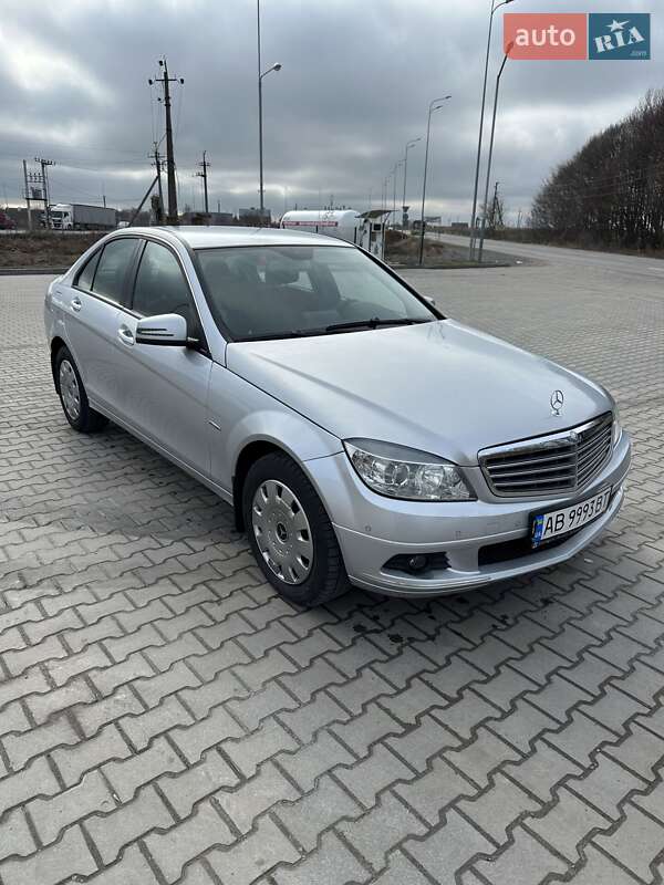 Седан Mercedes-Benz C-Class 2010 в Виннице