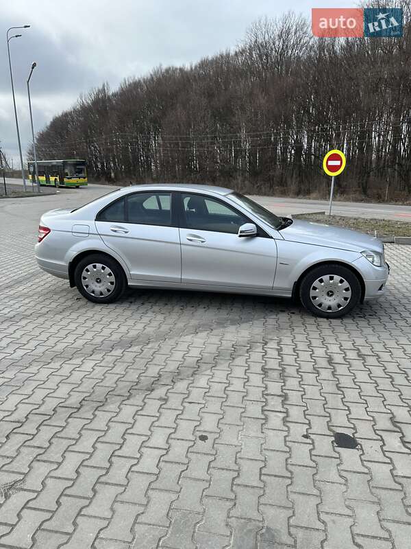 Седан Mercedes-Benz C-Class 2010 в Виннице