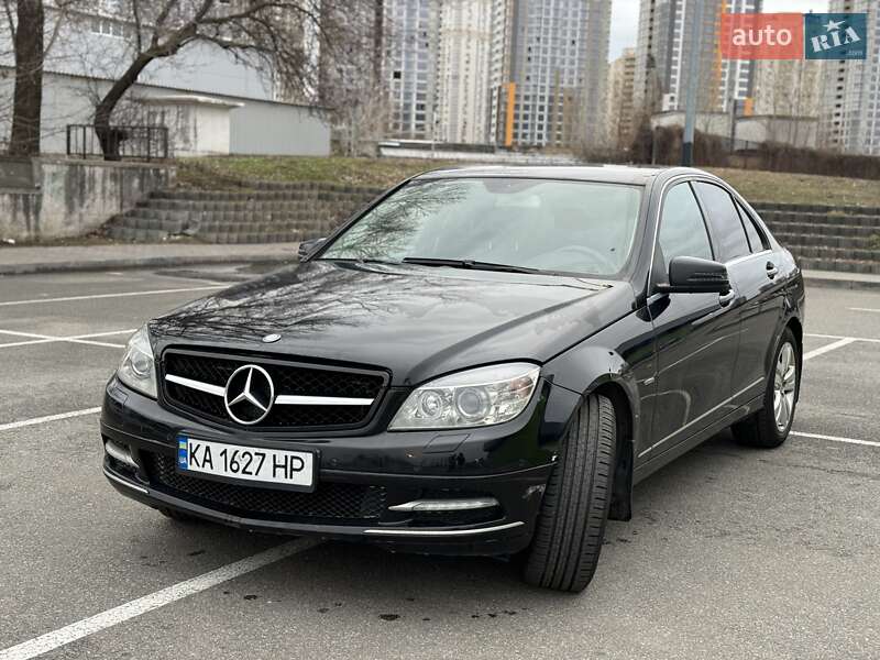 Седан Mercedes-Benz C-Class 2010 в Киеве