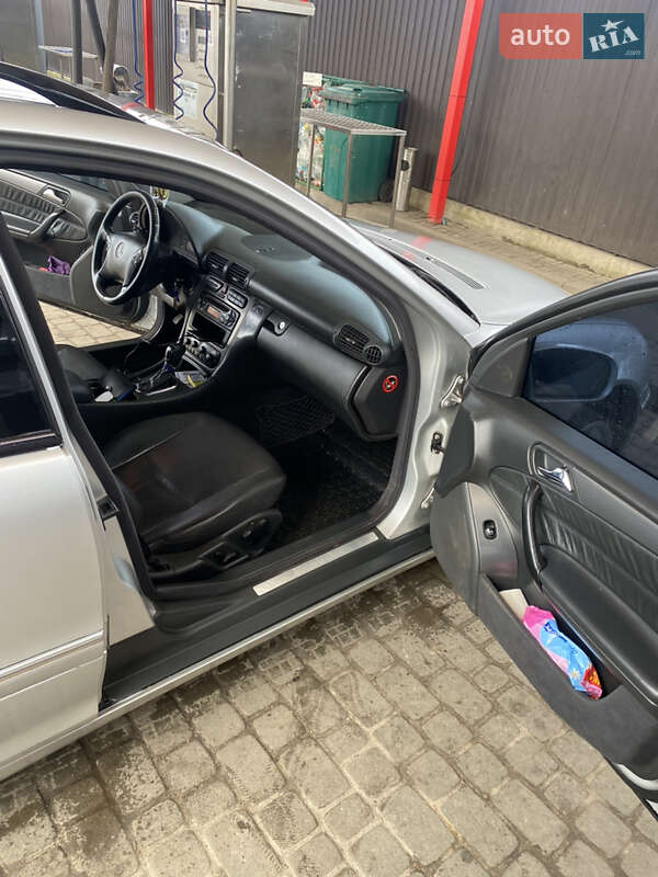 Универсал Mercedes-Benz C-Class 2003 в Яворове