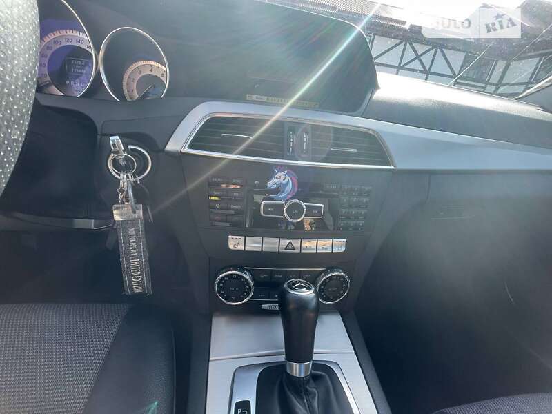 Седан Mercedes-Benz C-Class 2012 в Львове