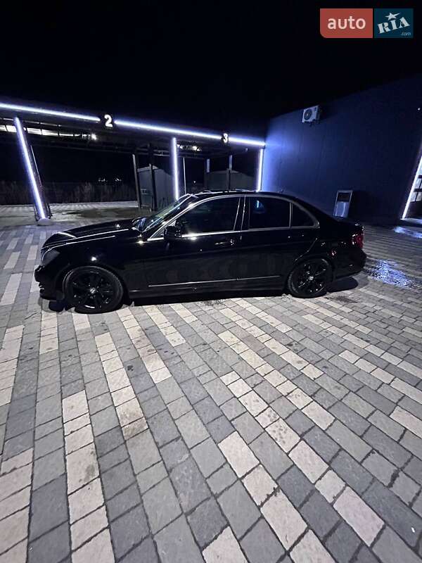 Седан Mercedes-Benz C-Class 2013 в Львове