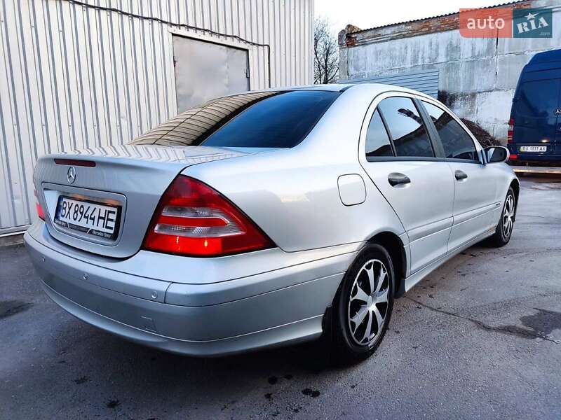 Седан Mercedes-Benz C-Class 2004 в Староконстантинове