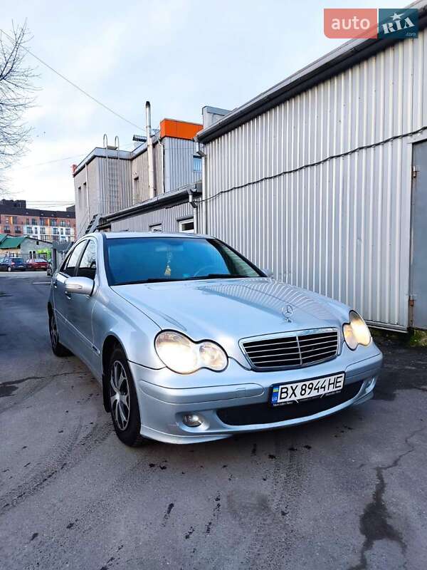Седан Mercedes-Benz C-Class 2004 в Староконстантинове