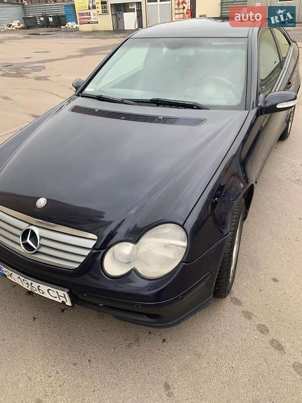 Седан Mercedes-Benz C-Class 2003 в Ровно