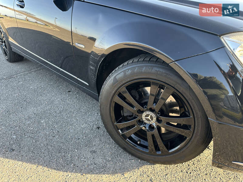 Седан Mercedes-Benz C-Class 2010 в Черкассах