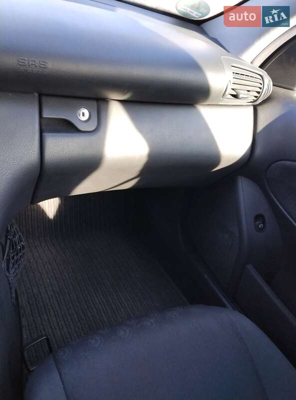 Седан Mercedes-Benz C-Class 2003 в Запорожье