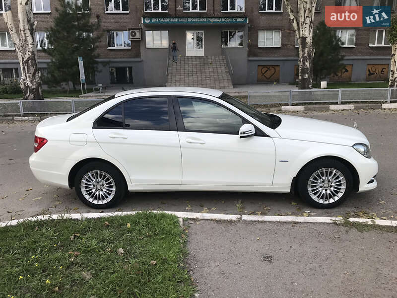Седан Mercedes-Benz C-Class 2011 в Запорожье