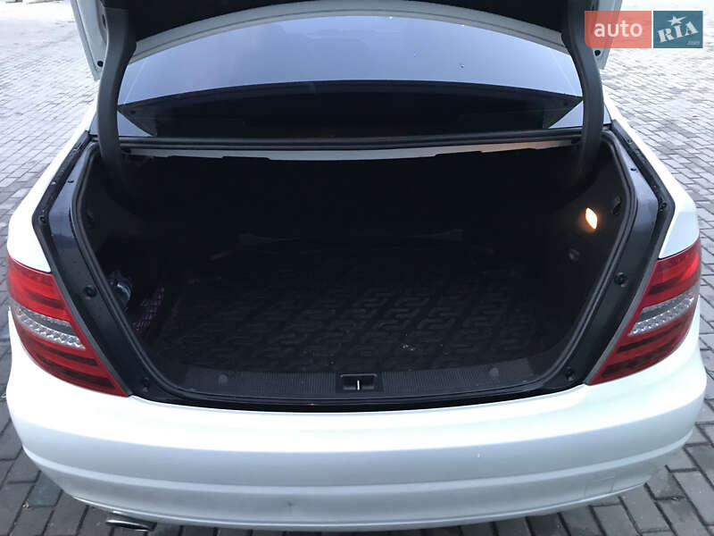 Седан Mercedes-Benz C-Class 2011 в Запорожье