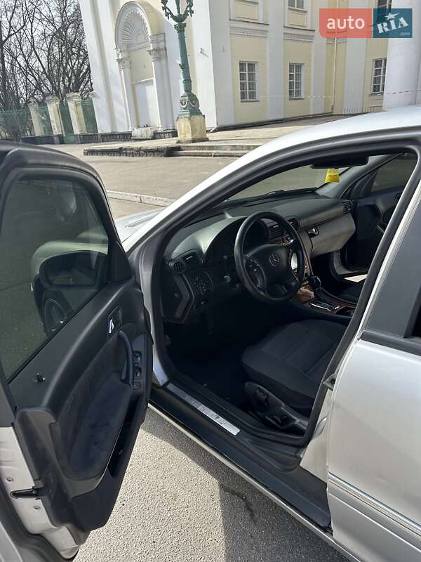 Седан Mercedes-Benz C-Class 2000 в П'ятихатках