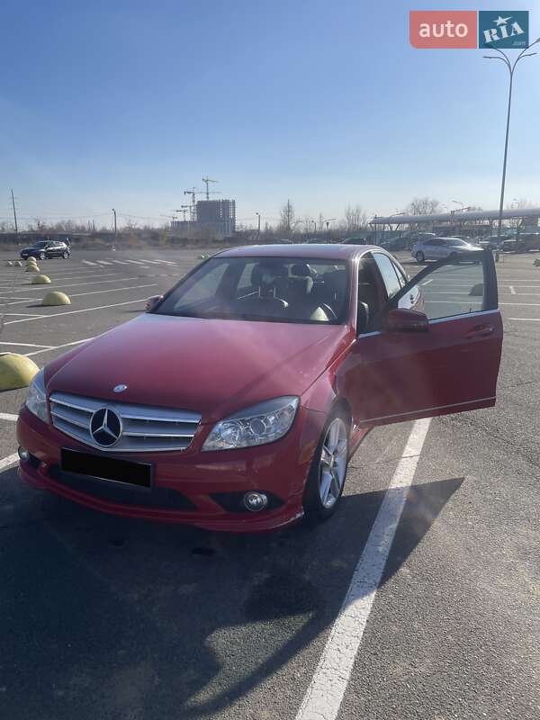 Седан Mercedes-Benz C-Class 2011 в Киеве