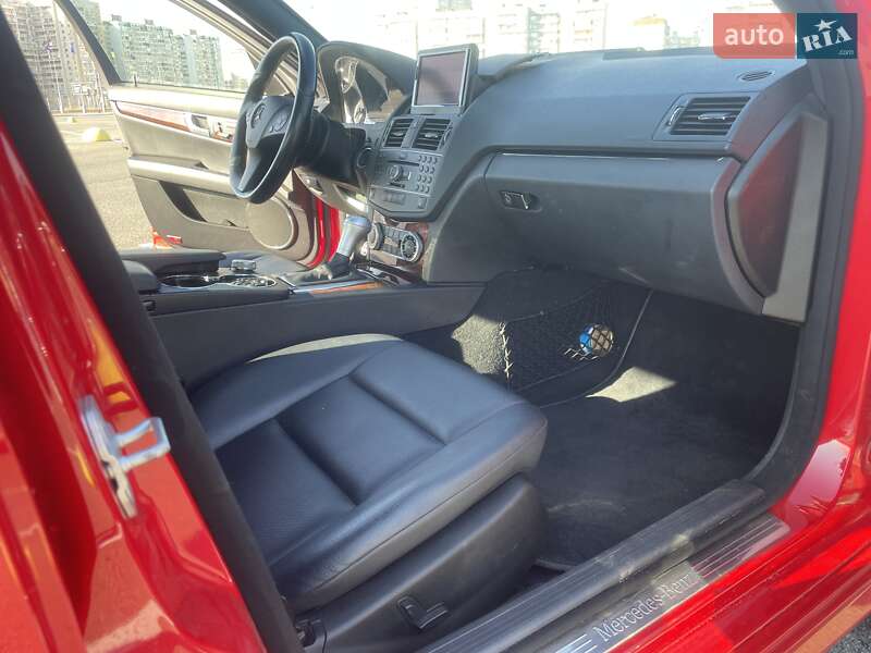 Седан Mercedes-Benz C-Class 2011 в Киеве