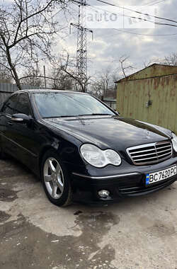 Седан Mercedes-Benz C-Class 2004 в Львове