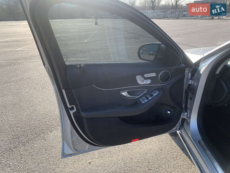 Седан Mercedes-Benz C-Class 2020 в Черновцах