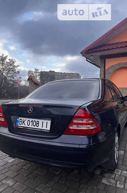 Седан Mercedes-Benz C-Class 2002 в Ровно