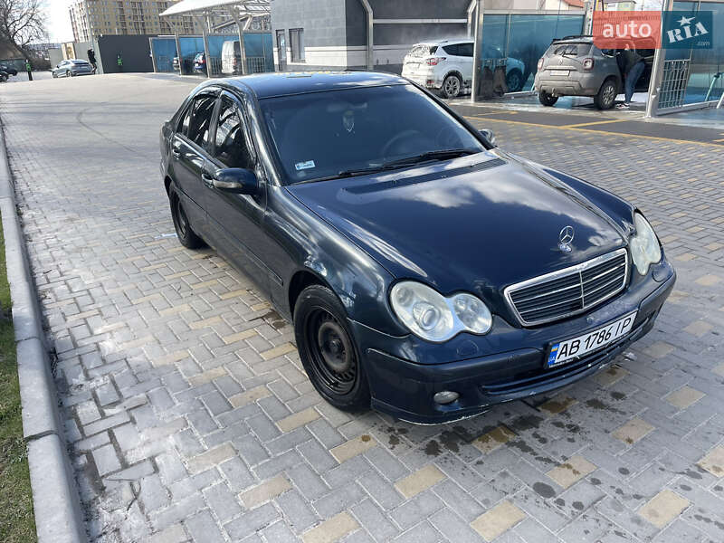 Седан Mercedes-Benz C-Class 2004 в Вінниці