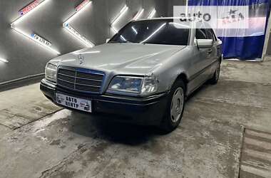 Седан Mercedes-Benz C-Class 1995 в Кременце