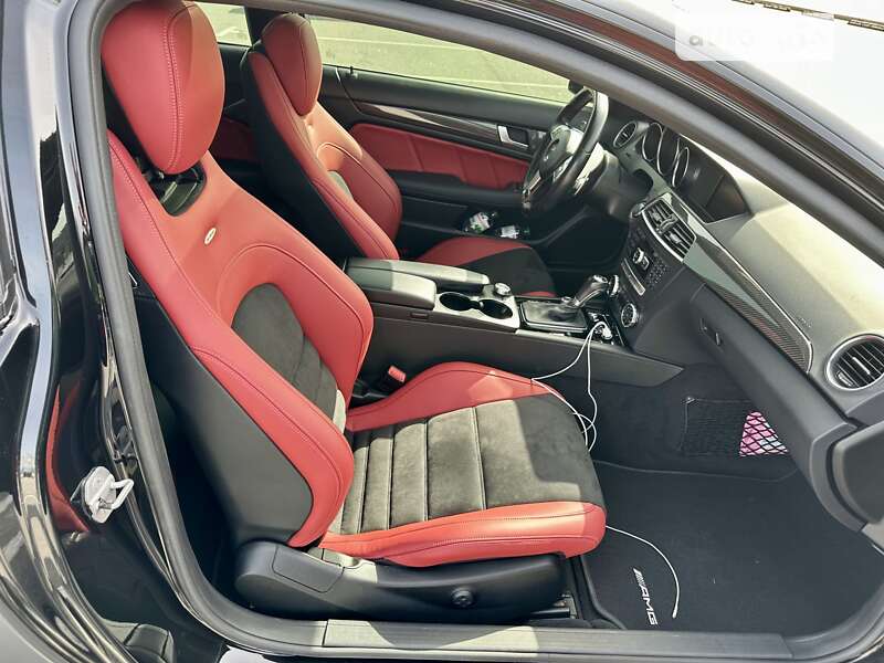 Купе Mercedes-Benz C-Class 2011 в Киеве
