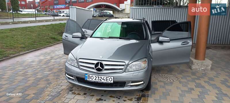 Универсал Mercedes-Benz C-Class 2010 в Тернополе