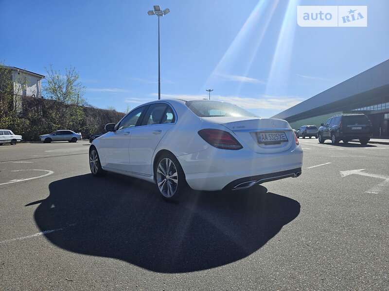 Седан Mercedes-Benz C-Class 2015 в Киеве