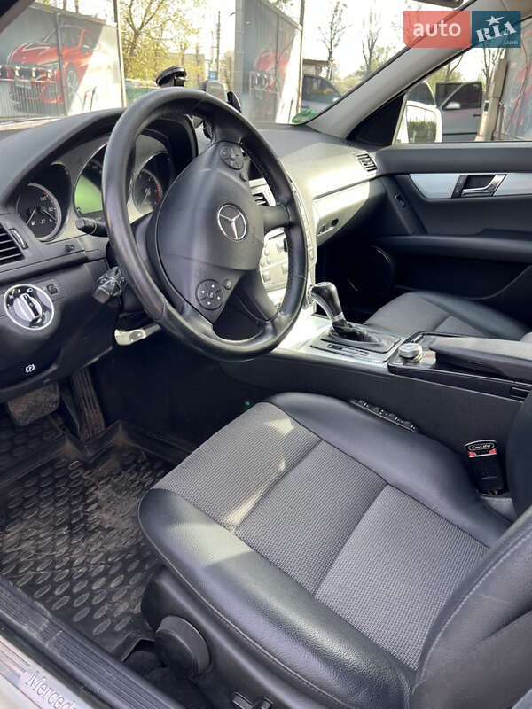 Універсал Mercedes-Benz C-Class 2010 в Шептицькому