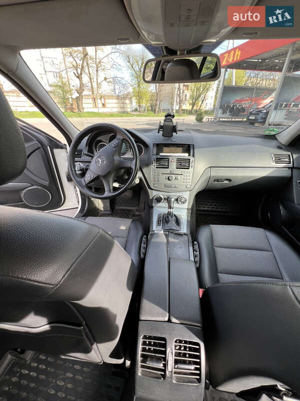 Універсал Mercedes-Benz C-Class 2010 в Шептицькому
