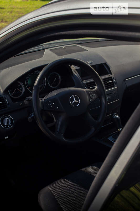 Універсал Mercedes-Benz C-Class 2008 в Києві