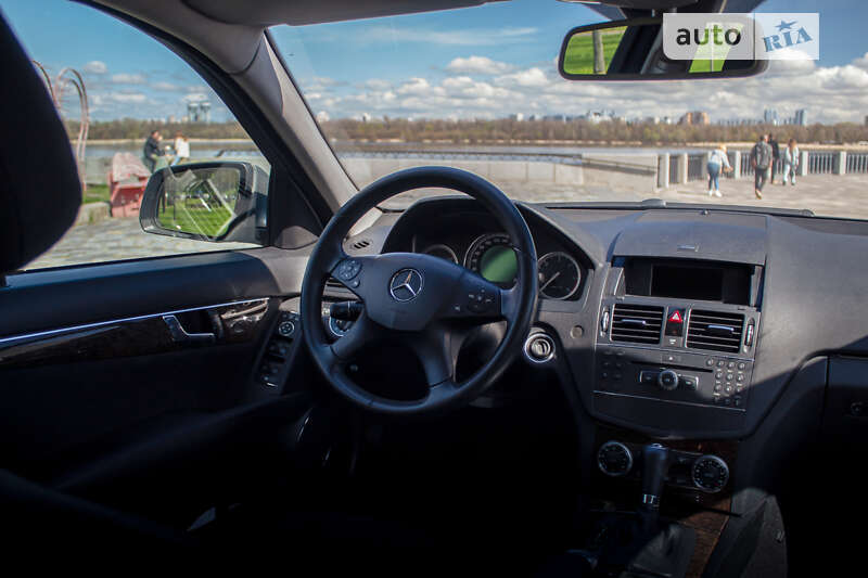 Універсал Mercedes-Benz C-Class 2008 в Києві