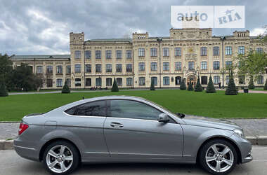 Купе Mercedes-Benz C-Class 2011 в Киеве