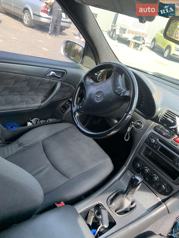 Универсал Mercedes-Benz C-Class 2003 в Ужгороде