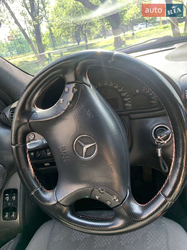 Универсал Mercedes-Benz C-Class 2003 в Ужгороде