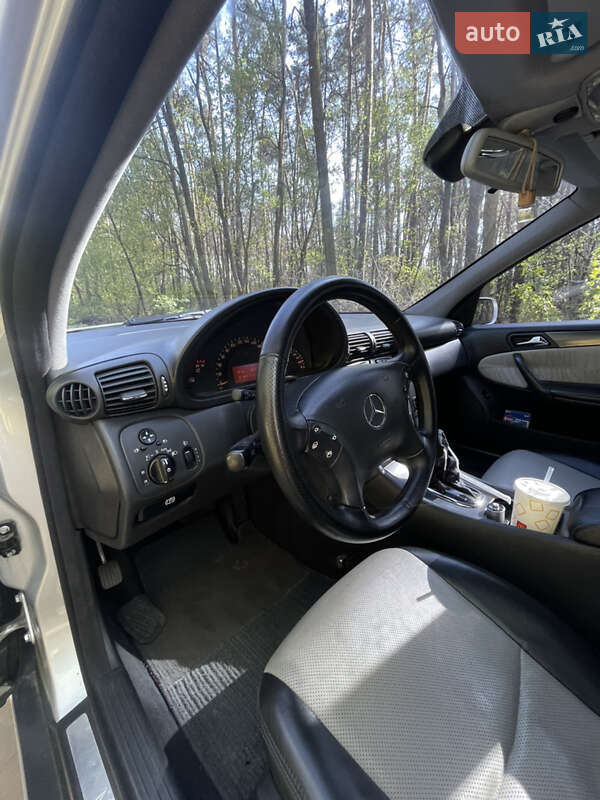 Седан Mercedes-Benz C-Class 2002 в Борисполе